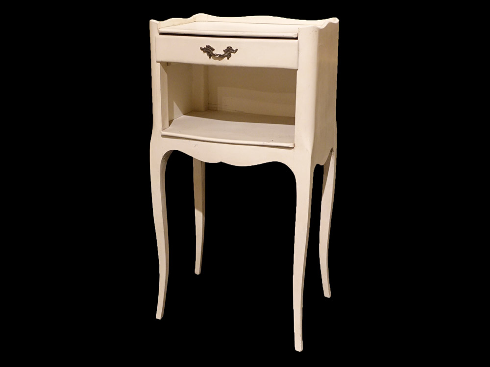 フランスヴィンテージ ルイ15世様式 サイドキャビネット ホワイト フランスヴィンテージ ルイ15世様式 サイドキャビネット ホワイト