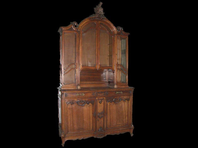 フランスアンティーク ルイ15世様式 グランド・ビュッフェ ウォールナット フランスアンティーク ルイ15世様式 グランド・ビュッフェ ウォールナット